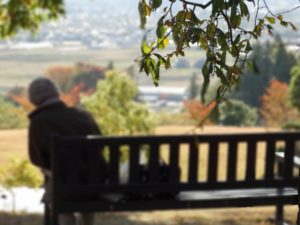 独身の息子を一人残して逝けない親の心理